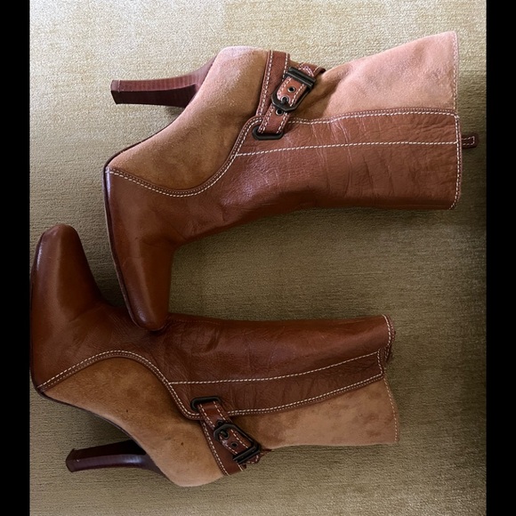 Cole Haan Leather Booties, gently worn Sz 6 - Picture 2 of 7